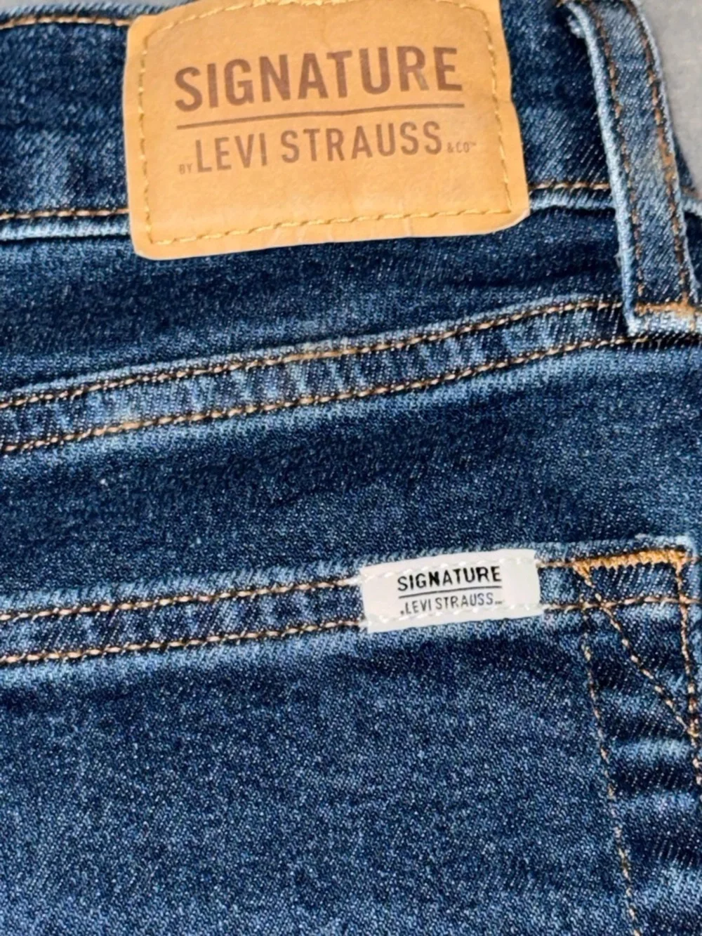 Signature by Levi Strauss Heritage High Rise Shorts Women’s Size 16 Waist 33